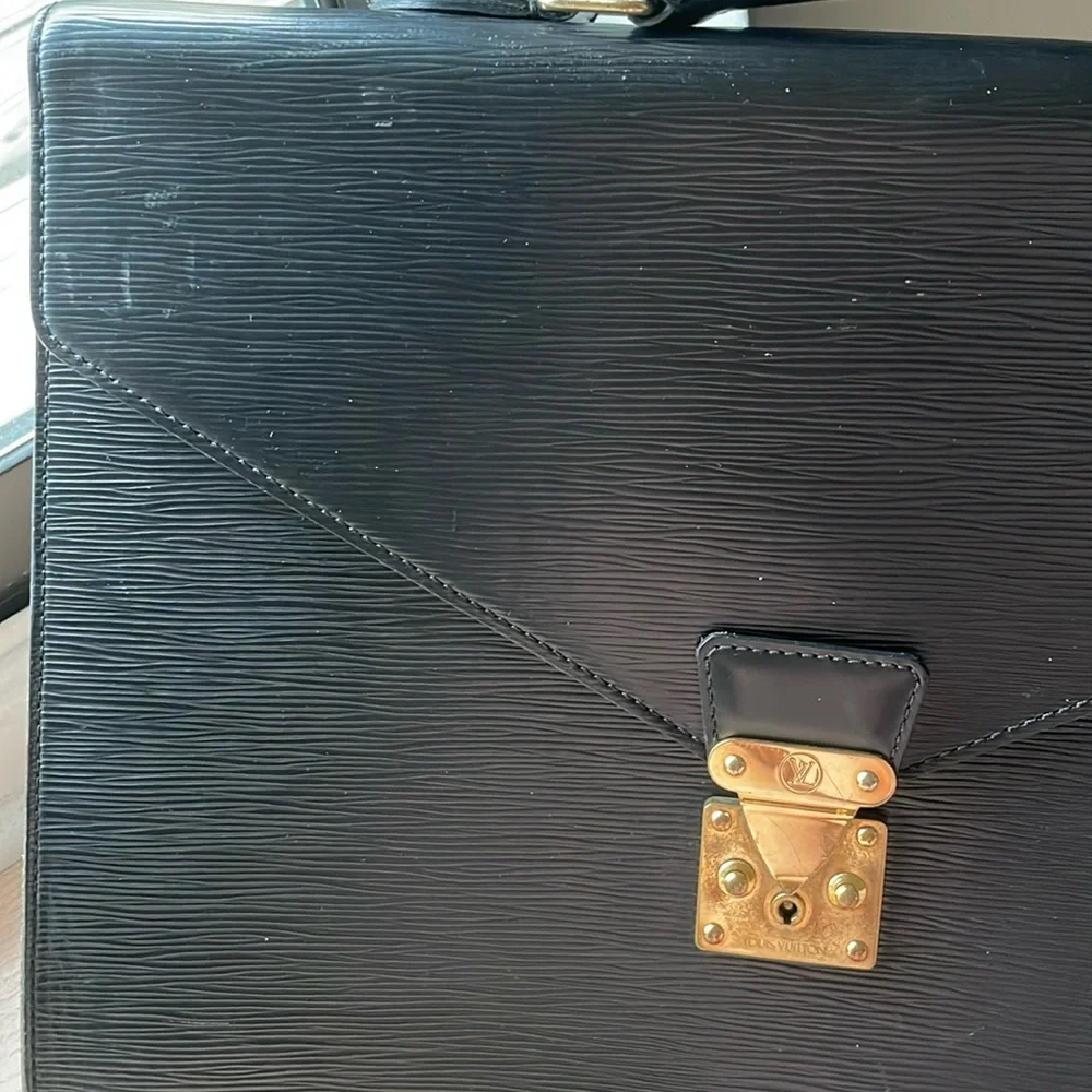 🚨LOUIS VUITTON🚨Black Epi Leather Serviette briefcase/business bag (minor wear)